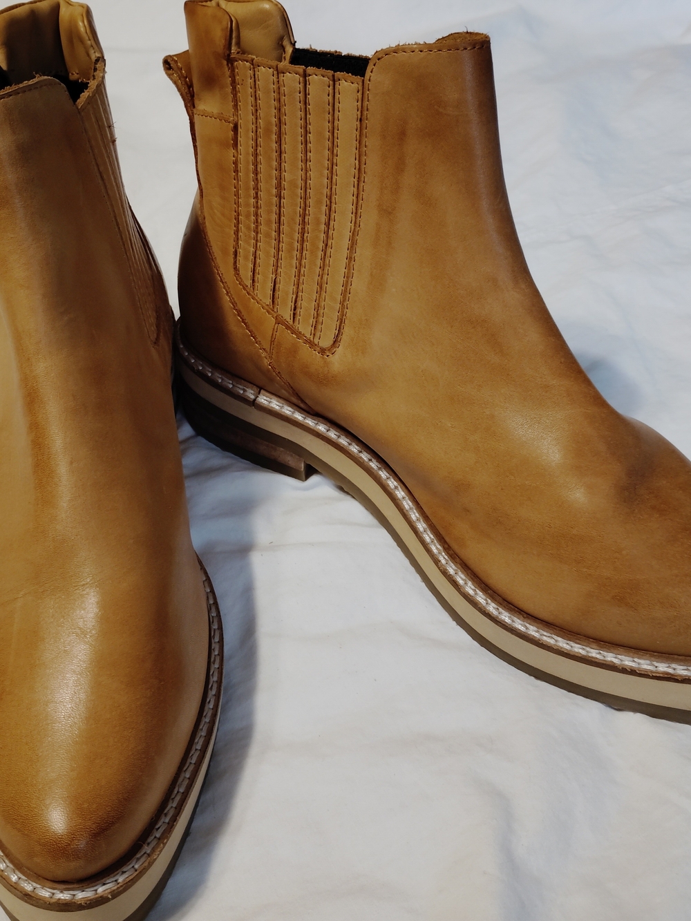 Roolee Women's Tan Chukka Chelsea Boots Size 8
